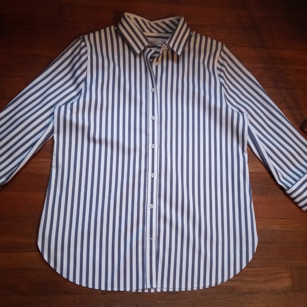 CHICO'S no iron stretch 3/4 sleeve stripe shirt (0/US4) - Picture 5 of 16